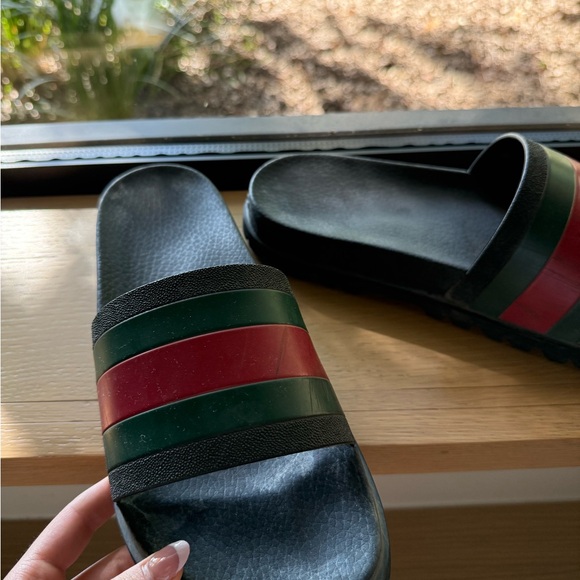 Men Authentic Gucci Slides - Picture 2 of 7